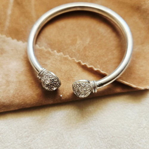 Silver bracelet 950 with sparkling stones