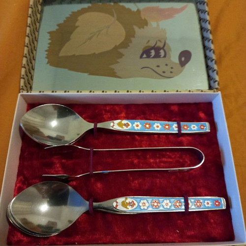 Luxury case new with hand-painted children's eating utensils