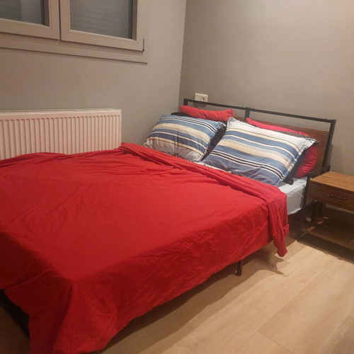 Iron beds set like new with matching bedside table