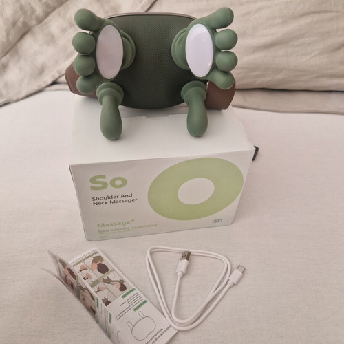 Shoulder and Neck Massager with 4D Neck Heater and USB, New