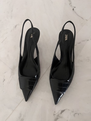 Zara black slingback pumps size 37 like new, 5 cm heel