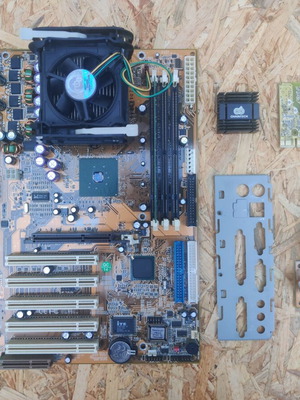 Retro σετ Pentium 4 με μητρική Chaintech 9bja-f100c και 128MB SDRAM μεταχειρισμένο
