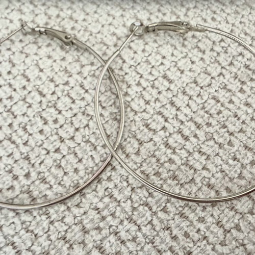 Scarf with gift hoop earrings like new