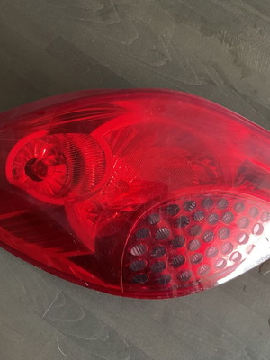 Peugeot 207 CC лява светлина стоп употребяван, оригинален