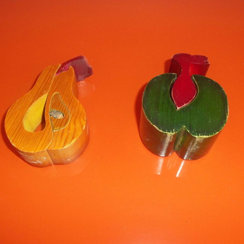 Wooden educational fruit toys used, set of 2 (pear and apple)