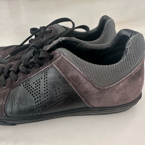 Louis Vuitton men's authentic sneakers used, size 40, black