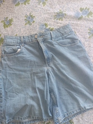 Τζιν σορτσάκι Vero Moda σαν καινούργιο, μέγεθος M 38 10, μπλε