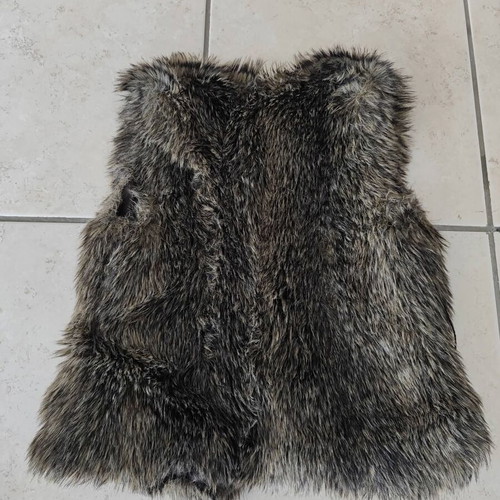 Girls' fur vest Benetton like new, size 7/8, black brown