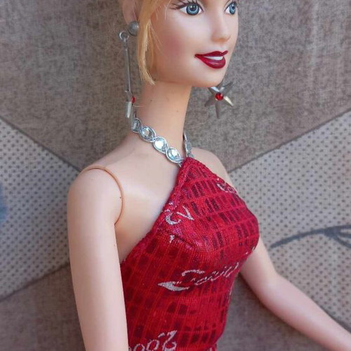 Iconic Y2K Millennium: Collectible Barbie Collector Edition 2000
