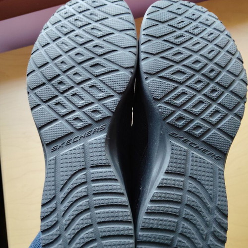 Skechers sneakers size 41 like new, black sports