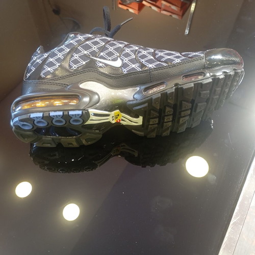 Nike Tn new in box, black and white athletic shoes