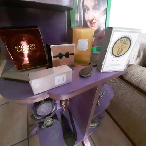 Vintage perfume boxes like new, pack of 5