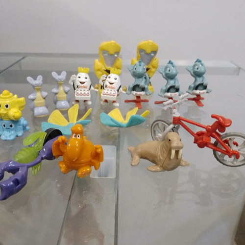 Kinder Surprise collectible 16 pieces new