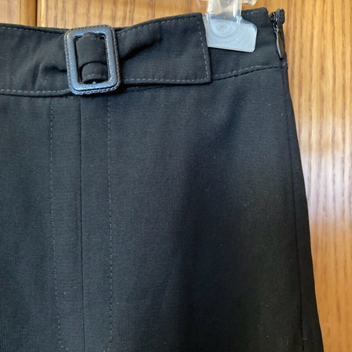 Asymmetric black skirt like new with pleat and front slit