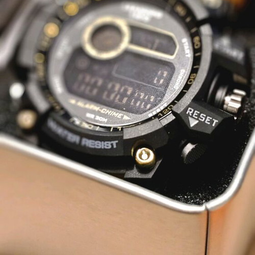 Leonardo Lido digital watch new with orange strap