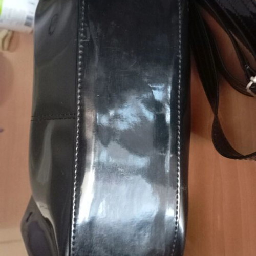 Patent leather handbag in excellent condition with removable decoration