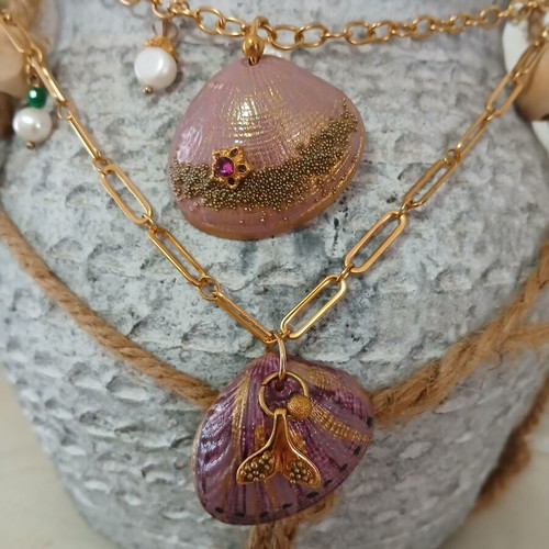 Faux Bijoux Necklaces with Shells, Pack of 2, Like New