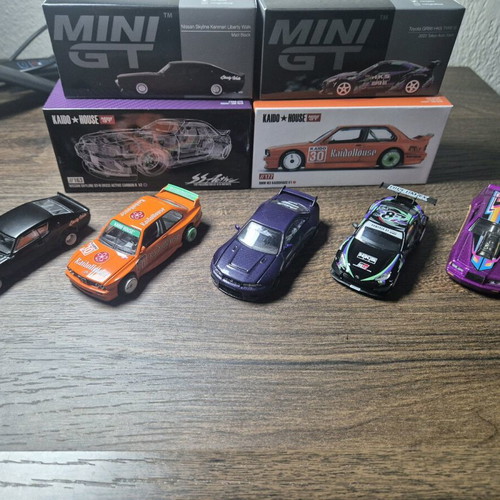 Hot Wheels collectible car set new with rubber wheels