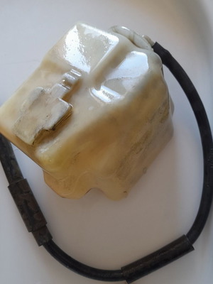 Expansion tank used for Honda CRX and Civic 1988–1991