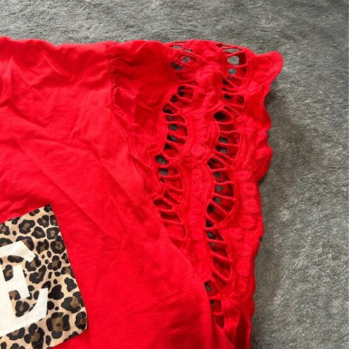Short-sleeve blouse like new, red with lace and leopard print