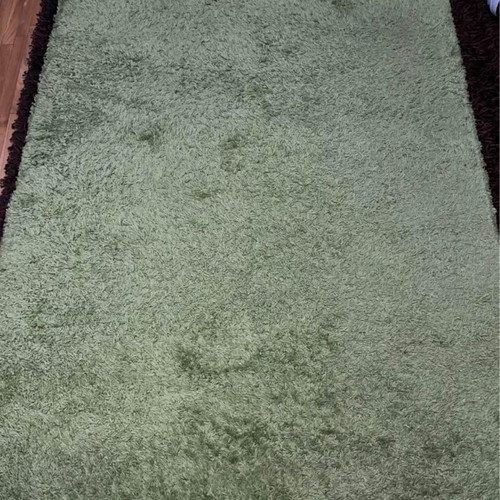 Machine-made rug like new, green, 1.35x1.95 m