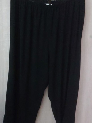 Capri pants plus size size 60 like new, black