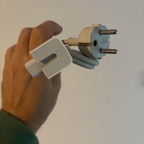 Adapters and transformers in good condition, fully functional