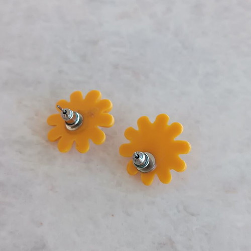 Plastic earrings like new, lightweight, with box now