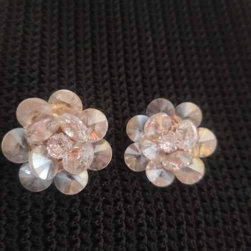 Crystal earrings daisies new with gold-colored clasp