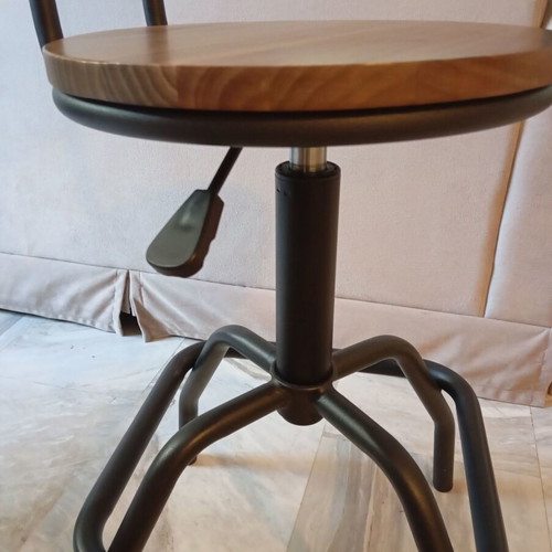 Home Deco Factory metal bar stool like new with adjustable height and wooden seat