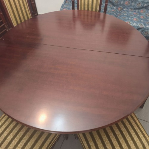 Round Dining Table with Its Chairs