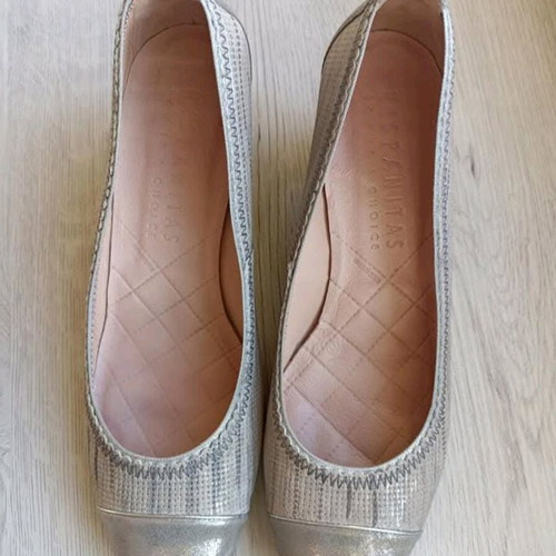 Hispanitas women's shoes made of genuine leather like new, gray and silver, size 40