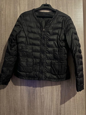Women's black padded jacket like new, size Large