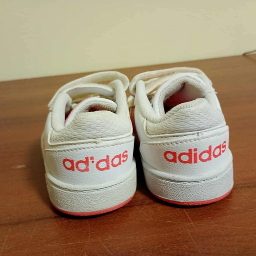 Adidas kids shoes size 24 like new