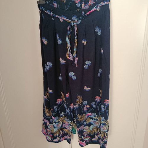 Pants like new, size S, multicolor