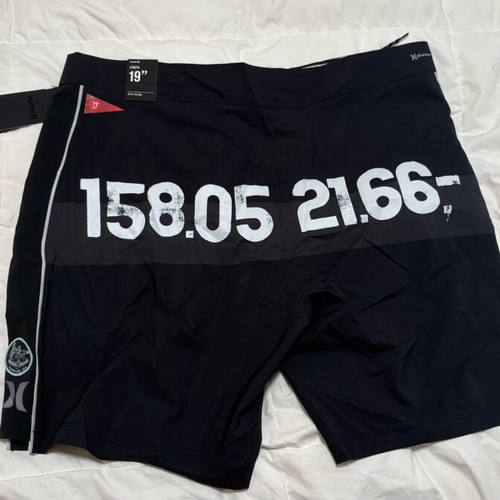 Hurley shorts size 36 black new from Nike