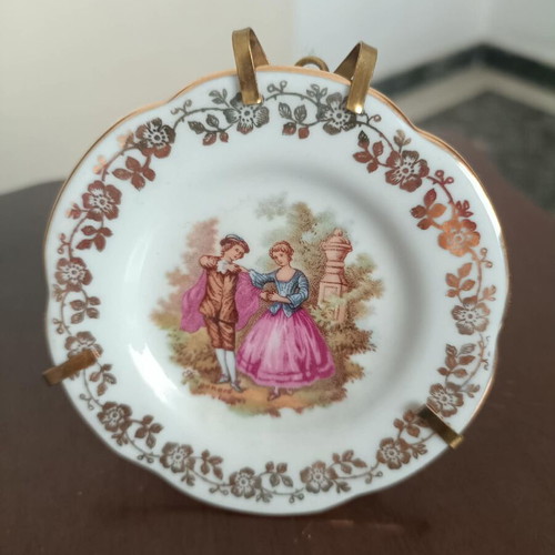 Limoges plate with stand like new