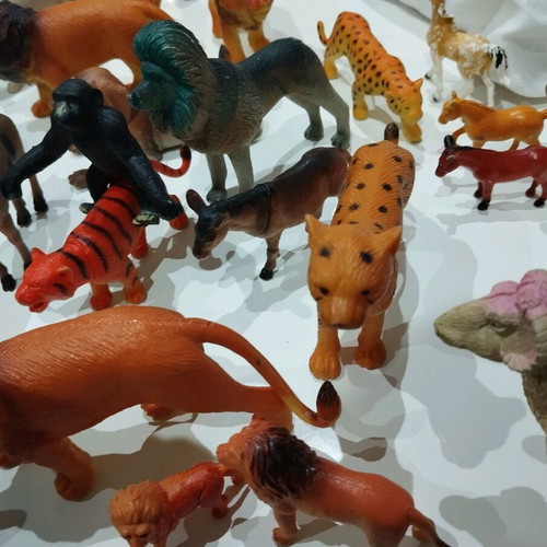 Animal figures like new, pack of 47 pieces