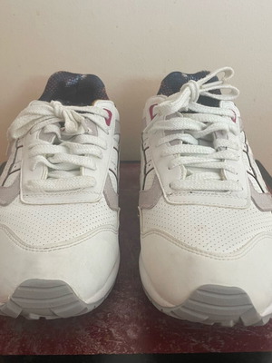 Asics Gel Saga sneakers like new, size 40.5, white pink