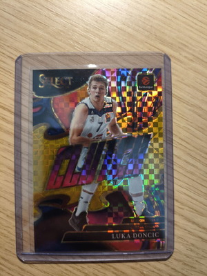 Luka Doncic 2025-26 Panini Select Euroleague Clutch Gold Prizm 01/10 card