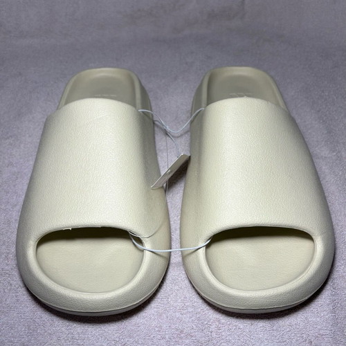 Yeezy Slide sandals brand new, beige, size 43