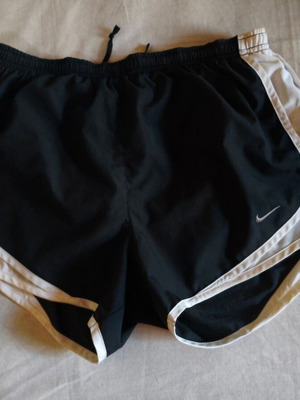 Nike Tempo Dri-FIT women's sports shorts size S like new black and white