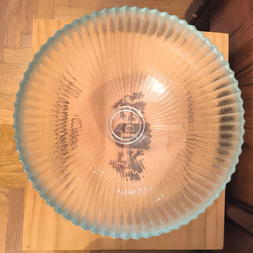 Glass deep ribbed bowl like new for serving or decoration