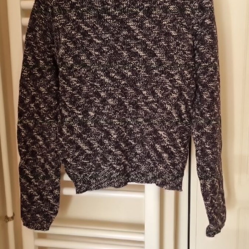 Long-sleeve winter blouse size medium like new