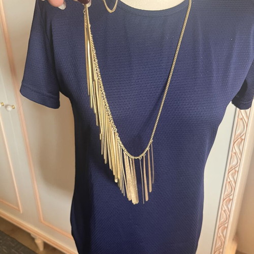 Neck Accessory Accessorize like new, gold color, minimal