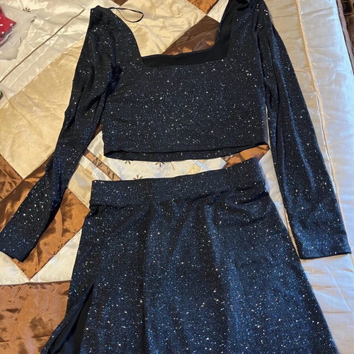 Set crop top and short skirt with slit, like new, dark blue with silver glitter