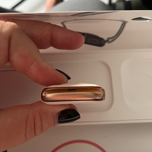 Apple iWatch 6 gold slightly used in excellent condition