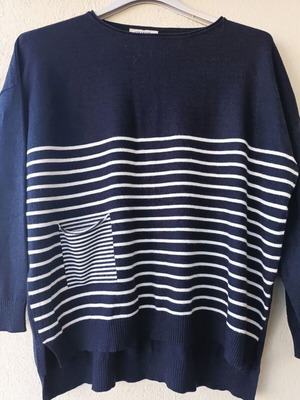 CHANGE WOMEN'S NAVY STRIPED SWEATER
