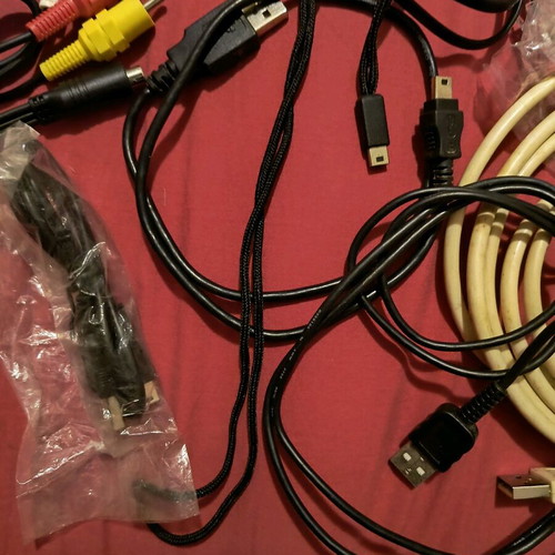 Cable pack used, USB, ADSL splitter, phone, audio and video cables