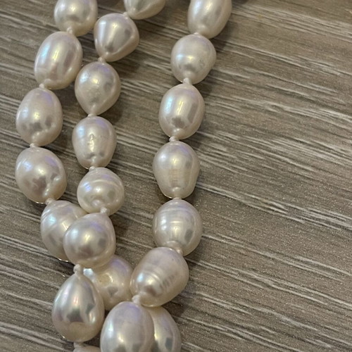 Vintage pearl necklace with cameo, 60 cm